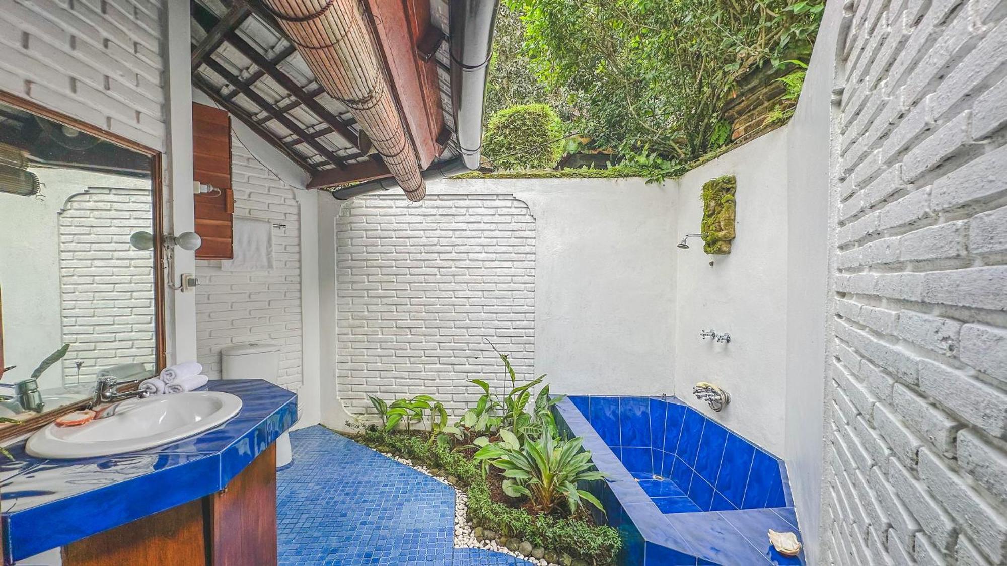 Tirtagangga Water Palace Villas كارانغاسِم المظهر الخارجي الصورة